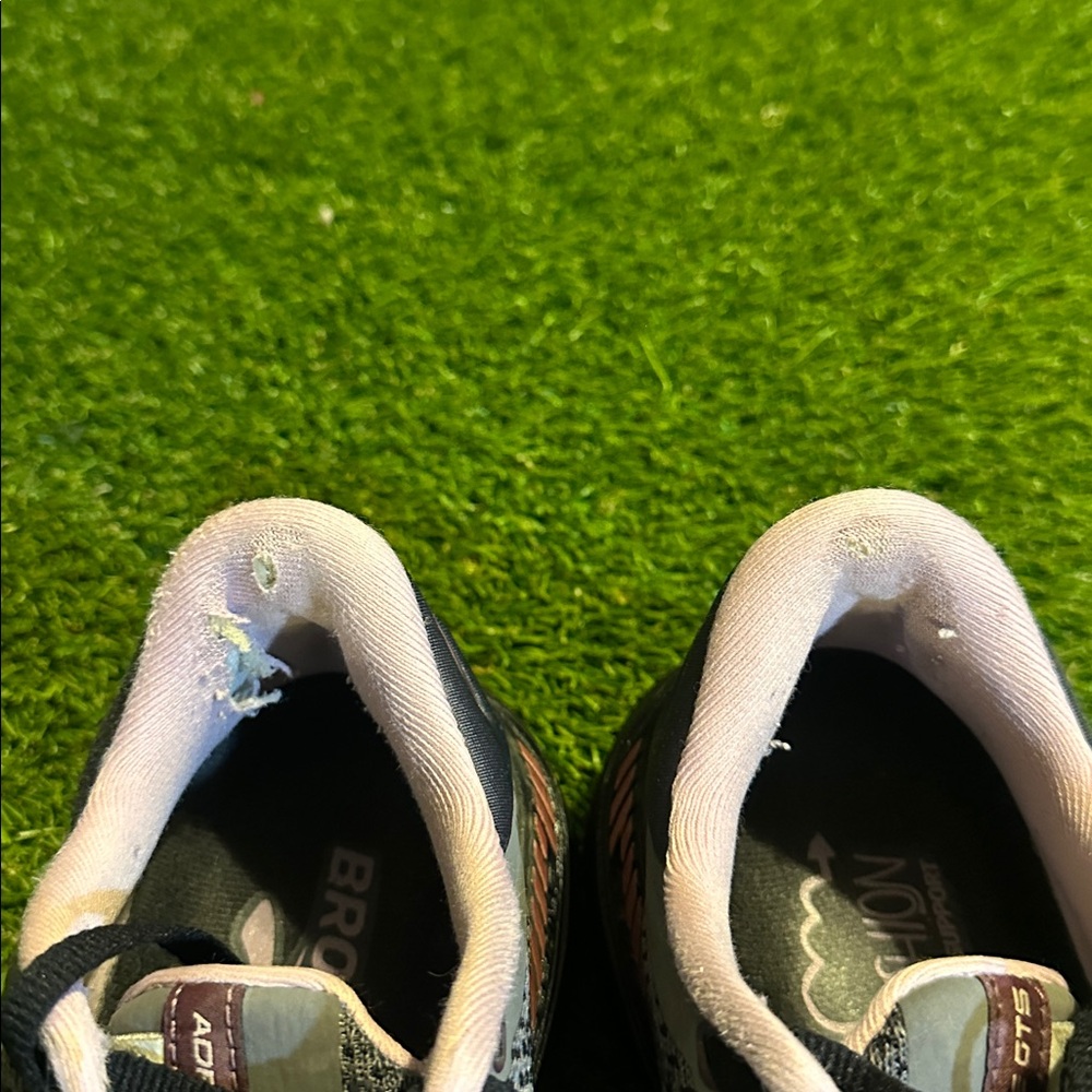 Women’s Brooks Adrenaline GTS 22 Running Sneakers - Picture 5 of 5